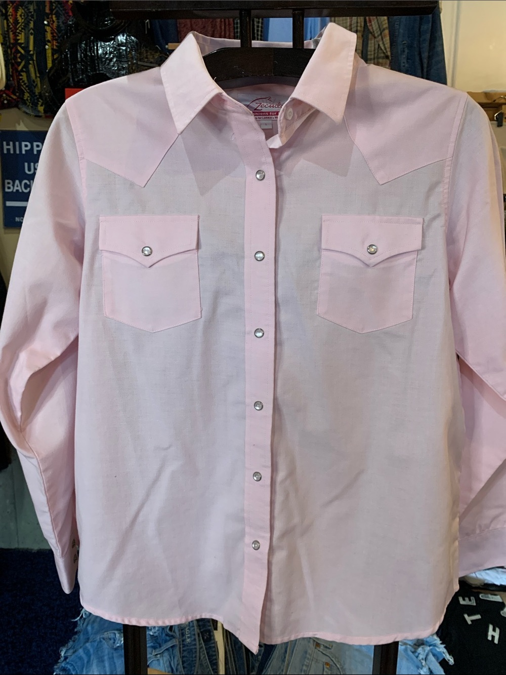 Lammle’s Light Pink Western-Style Button-Down Shirt with Snap Pockets